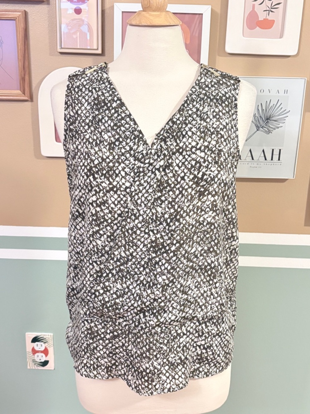 Michael Kors Sleeveless V-Neck Snakeprint Printed Blouse